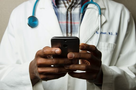 overlooking-hipaa-compliance-risk-not-worth-taking